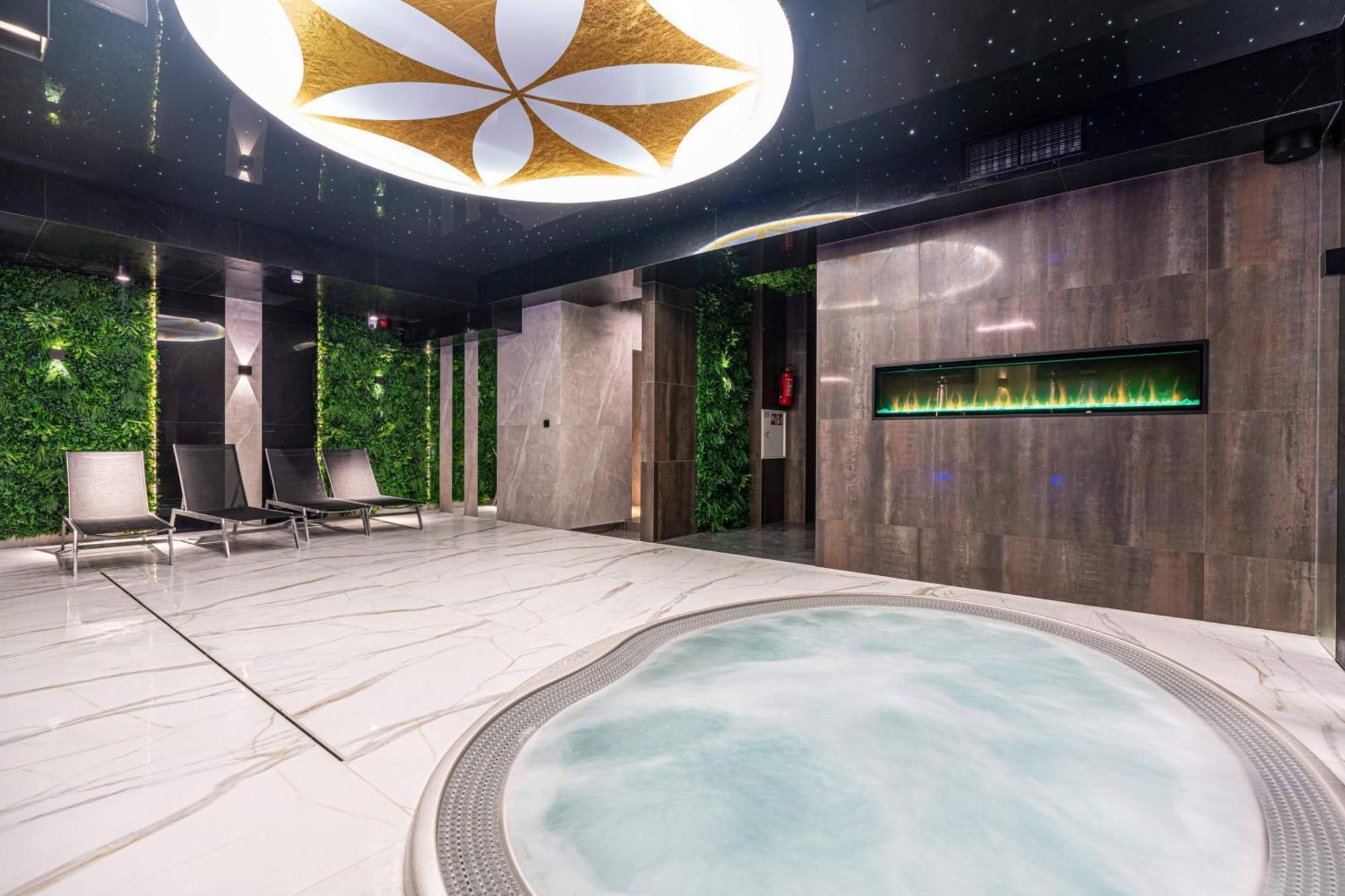 Goralski Resort Pool & Spa Bialka Tatrzanska Ngoại thất bức ảnh
